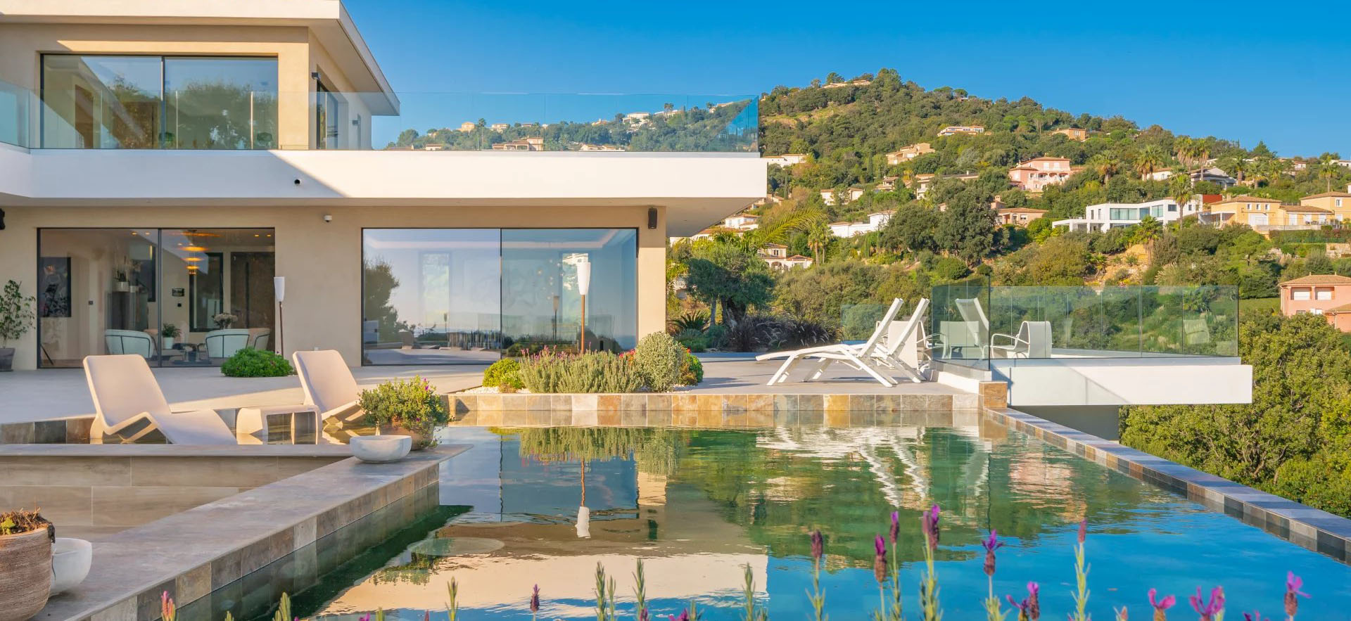 Découvrir cette propriété: Mandelieu-la-Napoule - France - Maison, 7 pi&egrave;ces, 4 chambres - Slideshow Picture 1