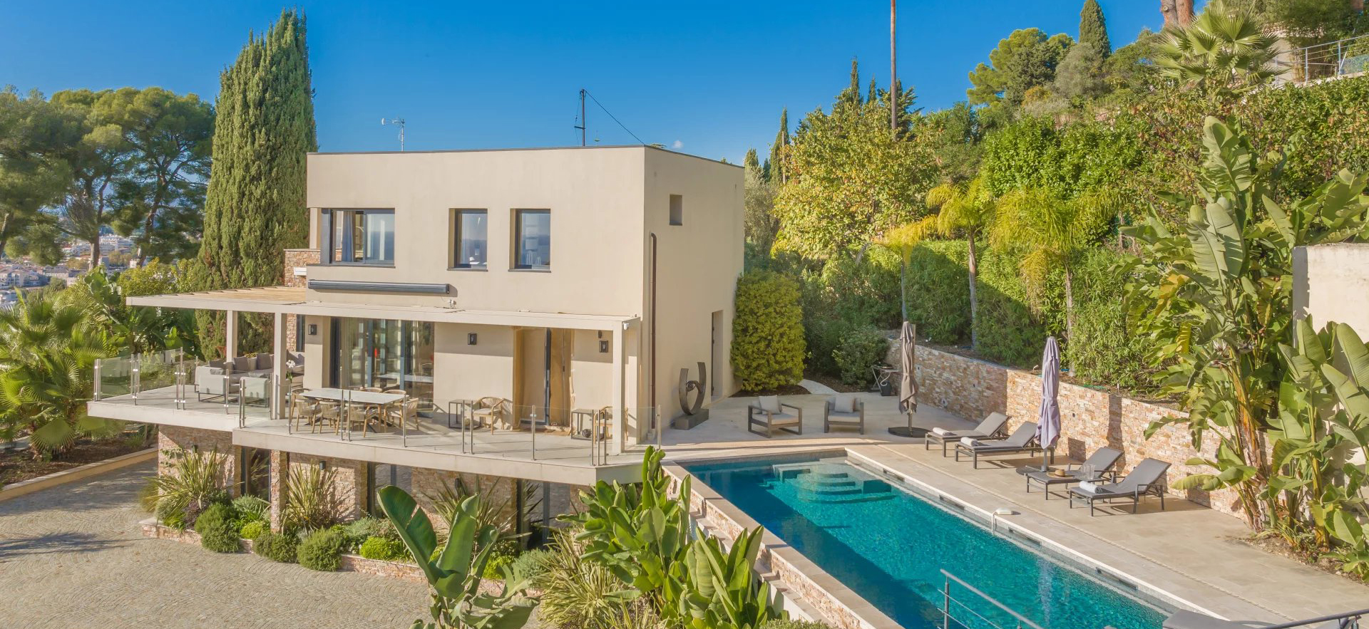 Descubrir esta propiedad: Cannes - Francia - Casa, 8 cuartos, 5 habitaciones - Slideshow Picture 1